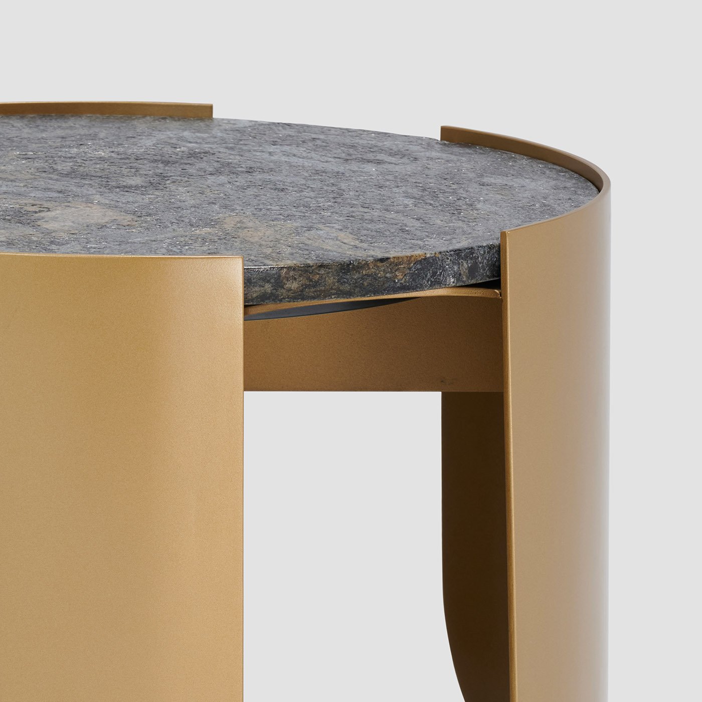 Trono - Image 3