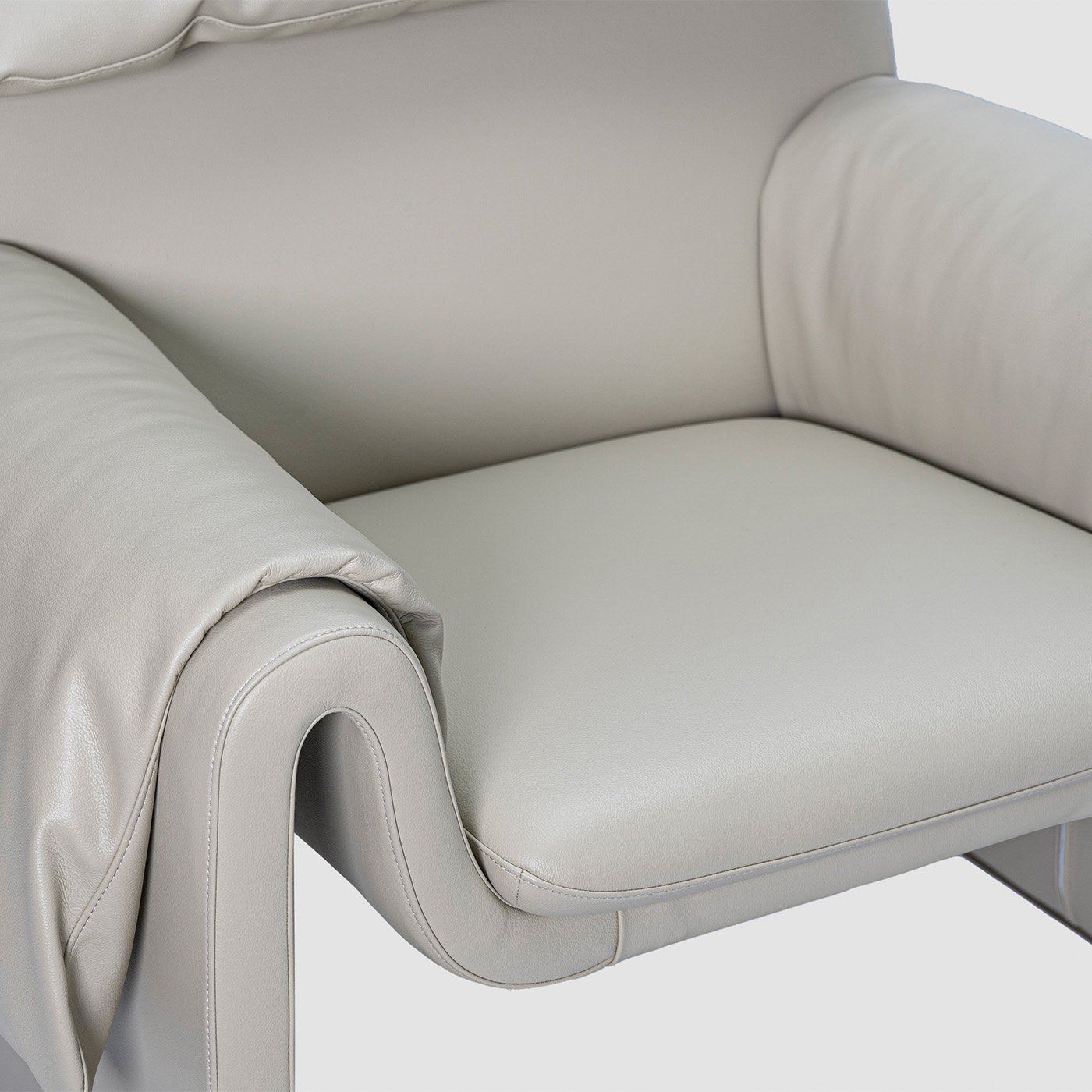 Nicollette - Image 4